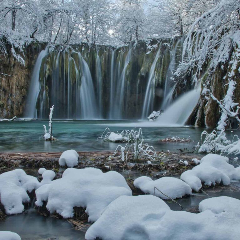 Plitvice Lakes National Park: From the winter to the spring awakening